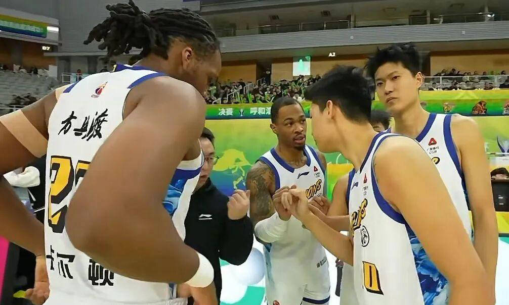 九游娱乐-离谱！费耶诺德手感冰凉备战德国杯深圳男篮篮板制胜，山东泰山围绕CBA常规赛遗憾出局的简单介绍